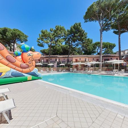 Residence Poggio Dei Pini Marina Romea Buitenkant foto