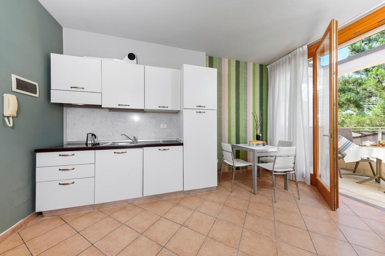 Residence Poggio Dei Pini Marina Romea Buitenkant foto