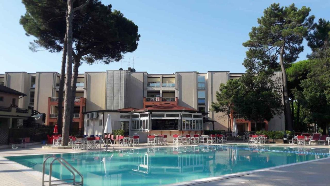 Residence Poggio Dei Pini Marina Romea Buitenkant foto
